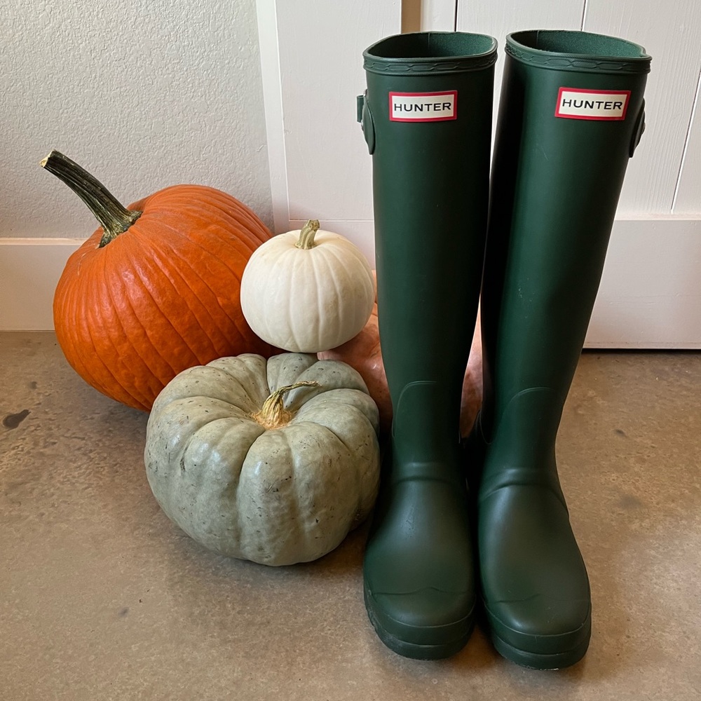 🌲HUNTER brand-womens size 8 tall rain boots🌲